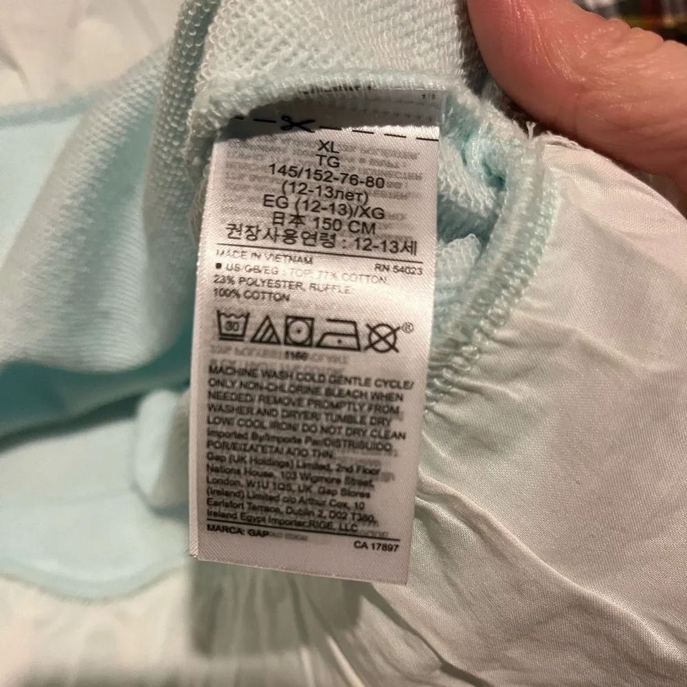 Gap size XL (12) teal sweatshirt with white trim, NWT
